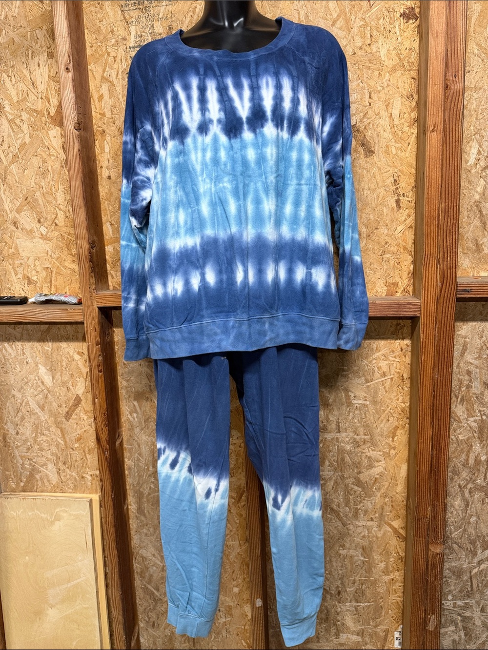 Old Navy Vintage Crew Tie Dye Cool Sweat Pants and Top Set